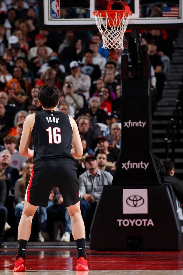 颗三分球, 杨瀚森本身, 开拓者主场